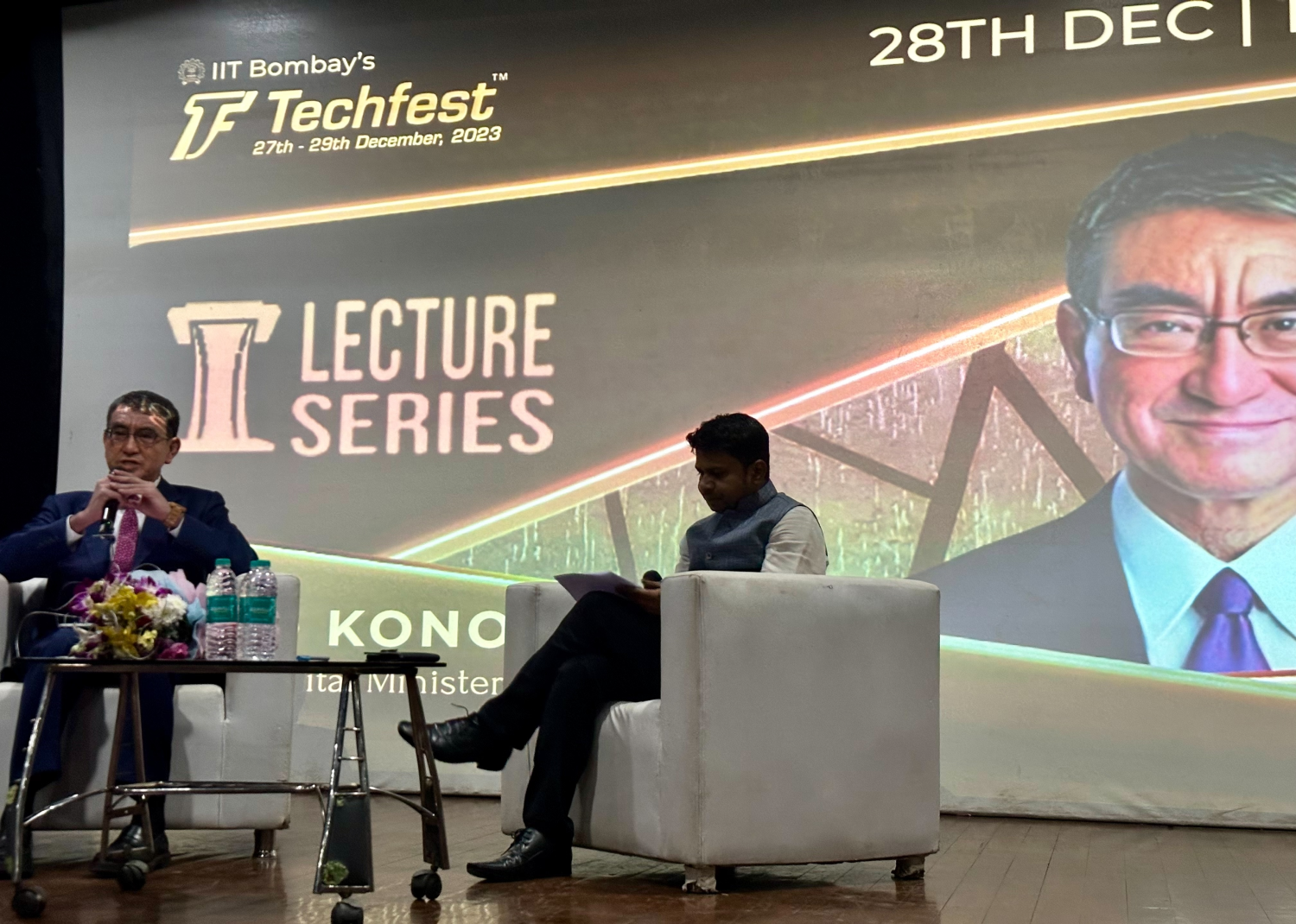 Minister Kono speaking at IIT Bombay Techfest 2023.