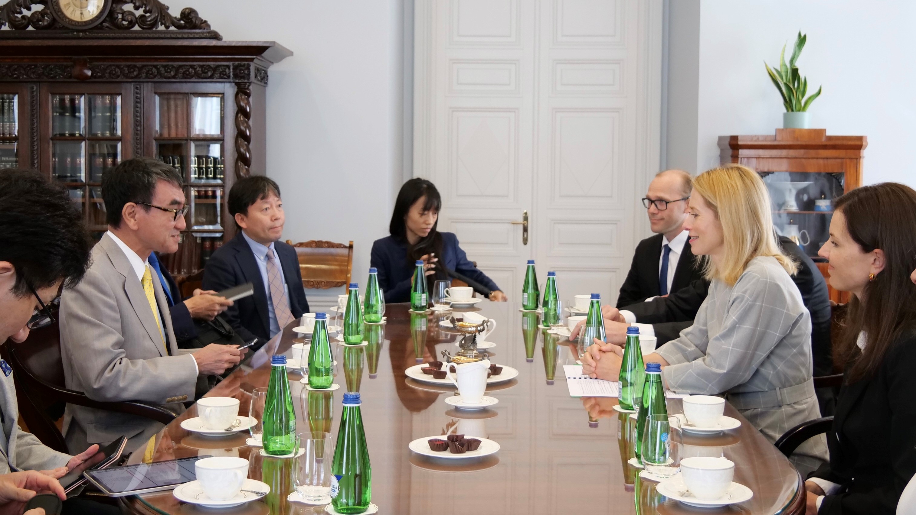 Photo of Minister Kono having meeting with Ms. Kaja Kallas, Prime Minister of the Republic of Estonia.