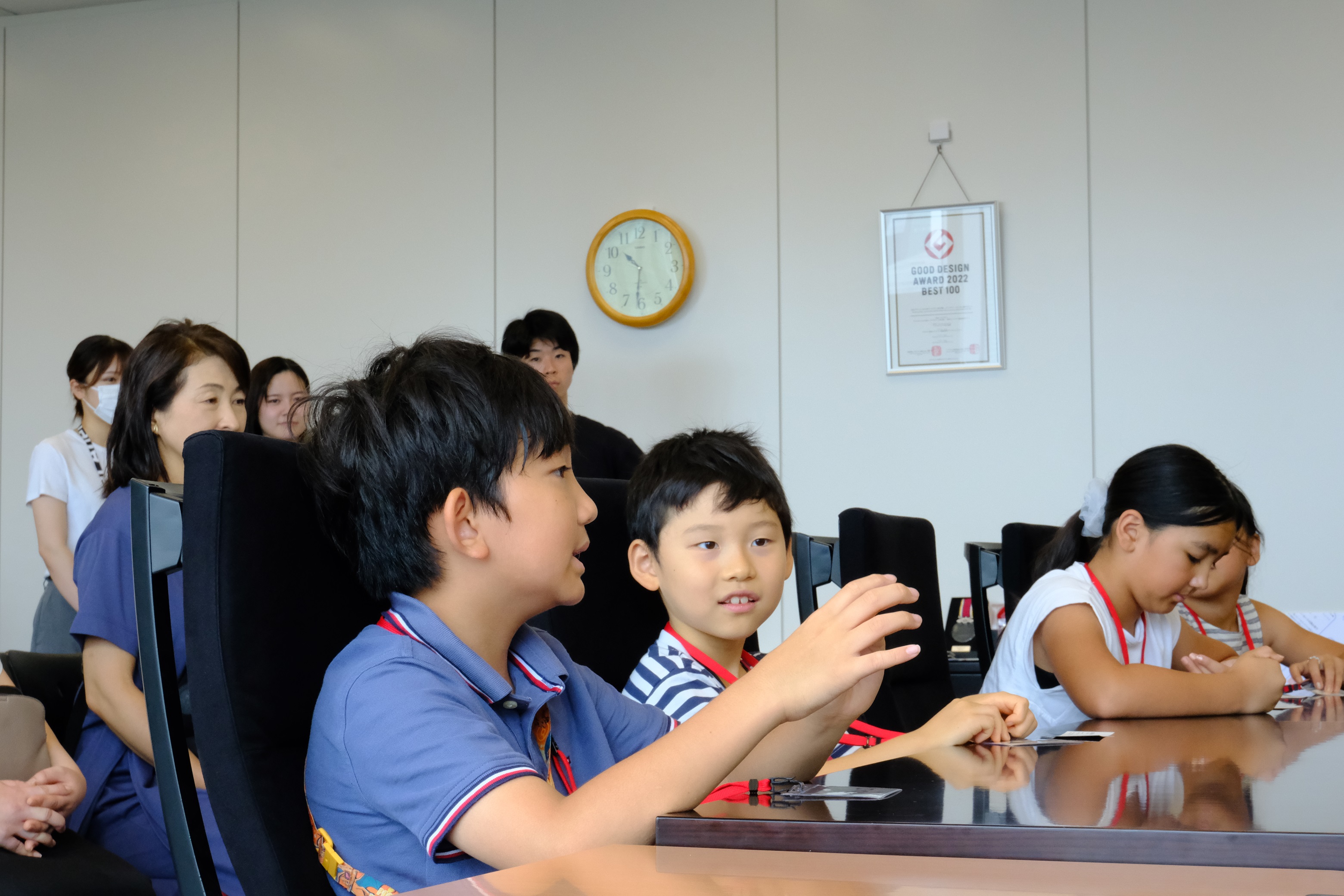 Dependents interacting with Digital Agency executives through Q & A