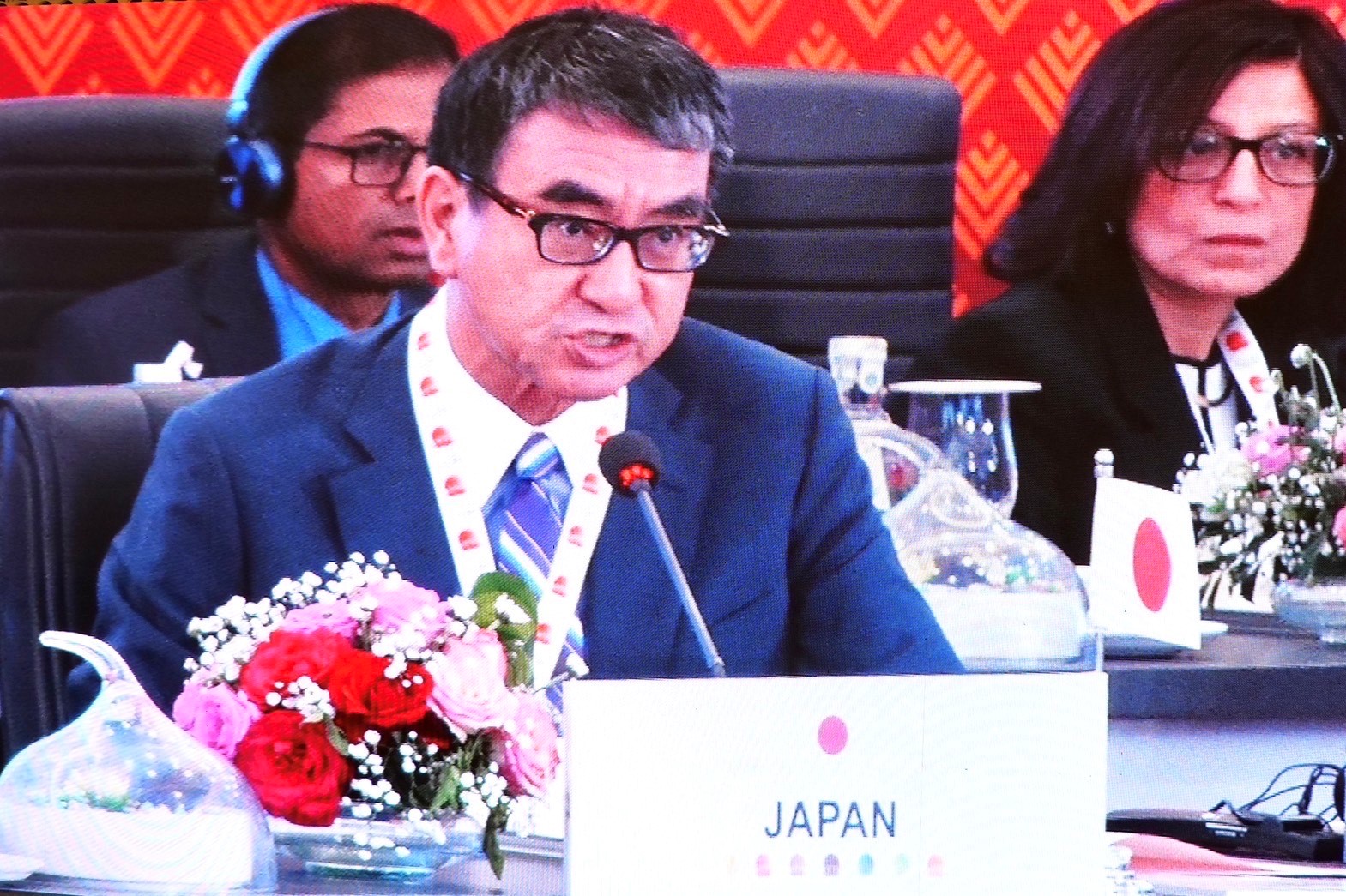 Minister Kono making remarks at the G20 Digital Economy Ministers Meeting.
